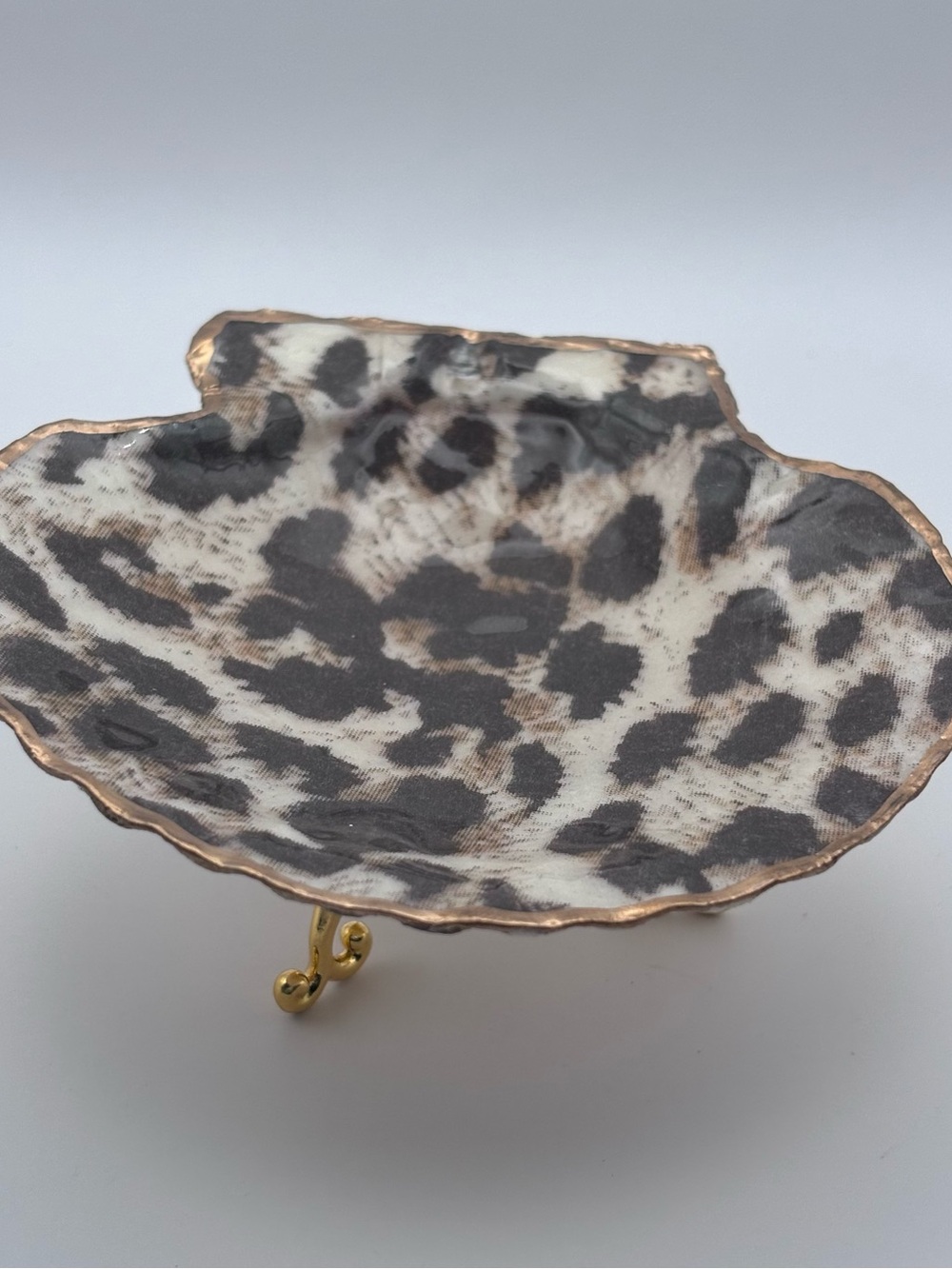 Decorative Leopard Print Scallop Shell Ceramic Dish with Gold Stand - Picture 3 of 4
